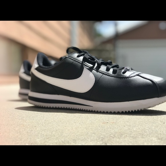 nike cortez 72 black white